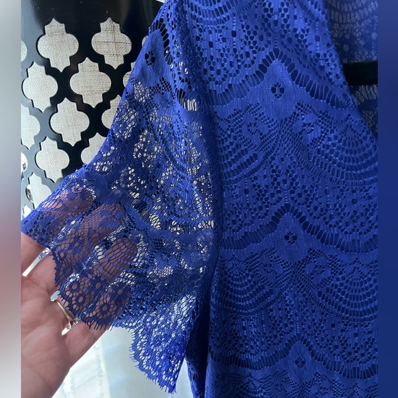 Beautiful Banana Republic Top - Picture 2 of 6